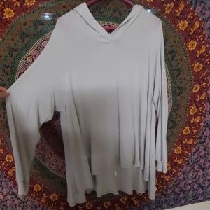 Light weight pullover